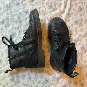 dr martens 1460. size US 4